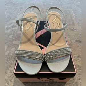 NWT Nina Nimah-FY Heel in True Silver Size 7